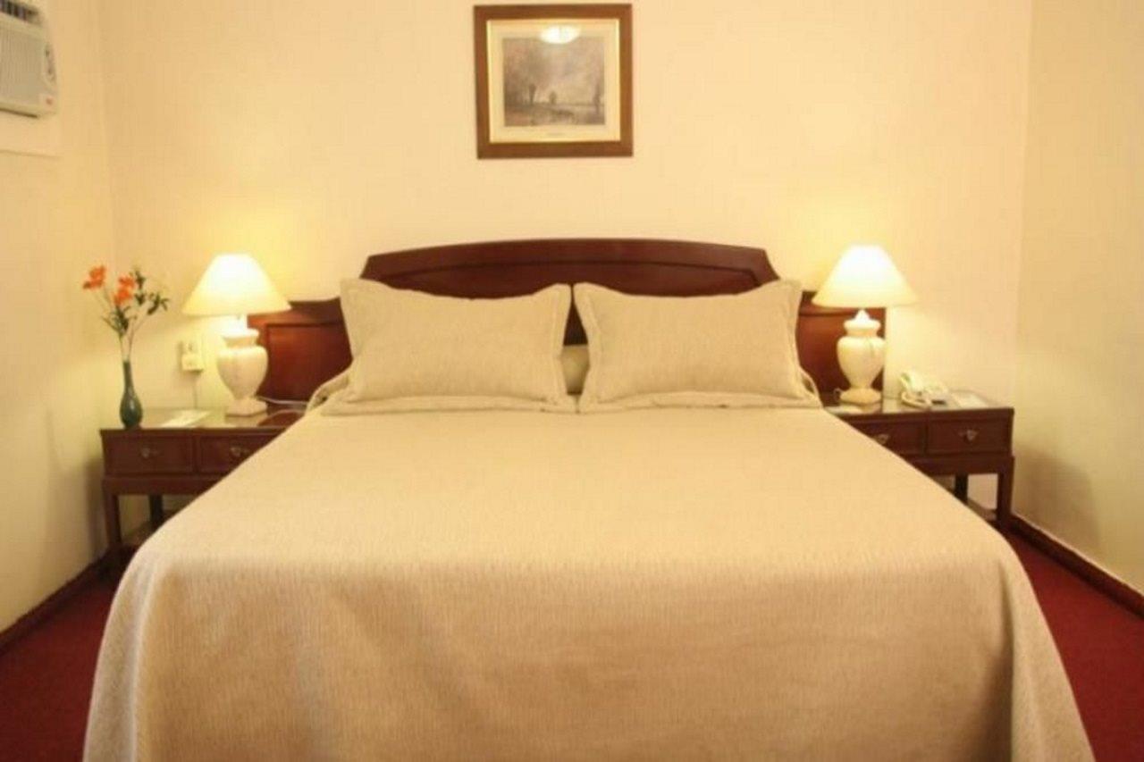 Ritz Hotel Mendoza Chambre photo